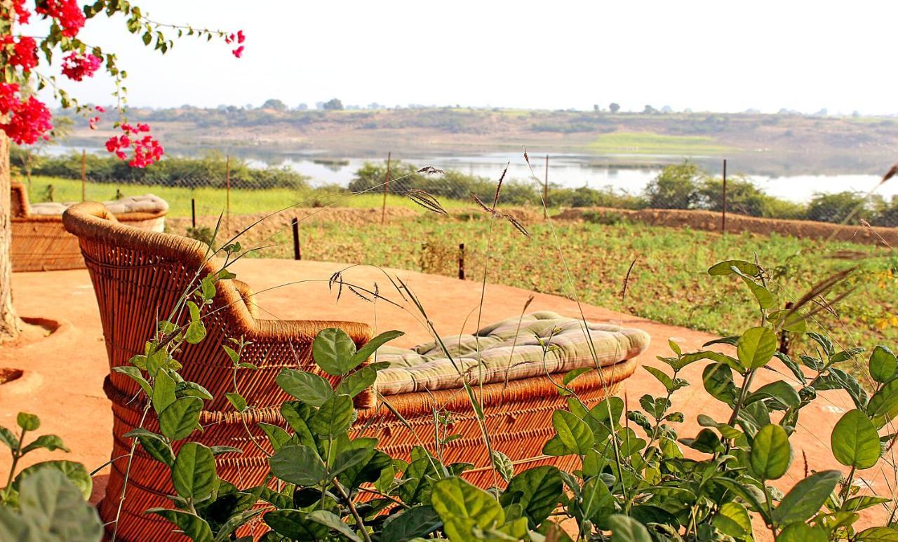 Bhadrawati - A Riverside Safari Lodge Ranthambore ภายนอก รูปภาพ