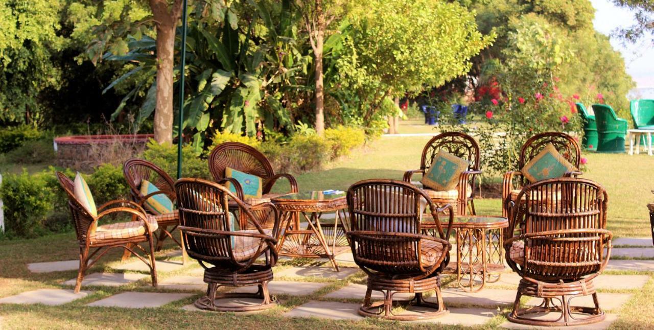 Bhadrawati - A Riverside Safari Lodge Ranthambore ภายนอก รูปภาพ