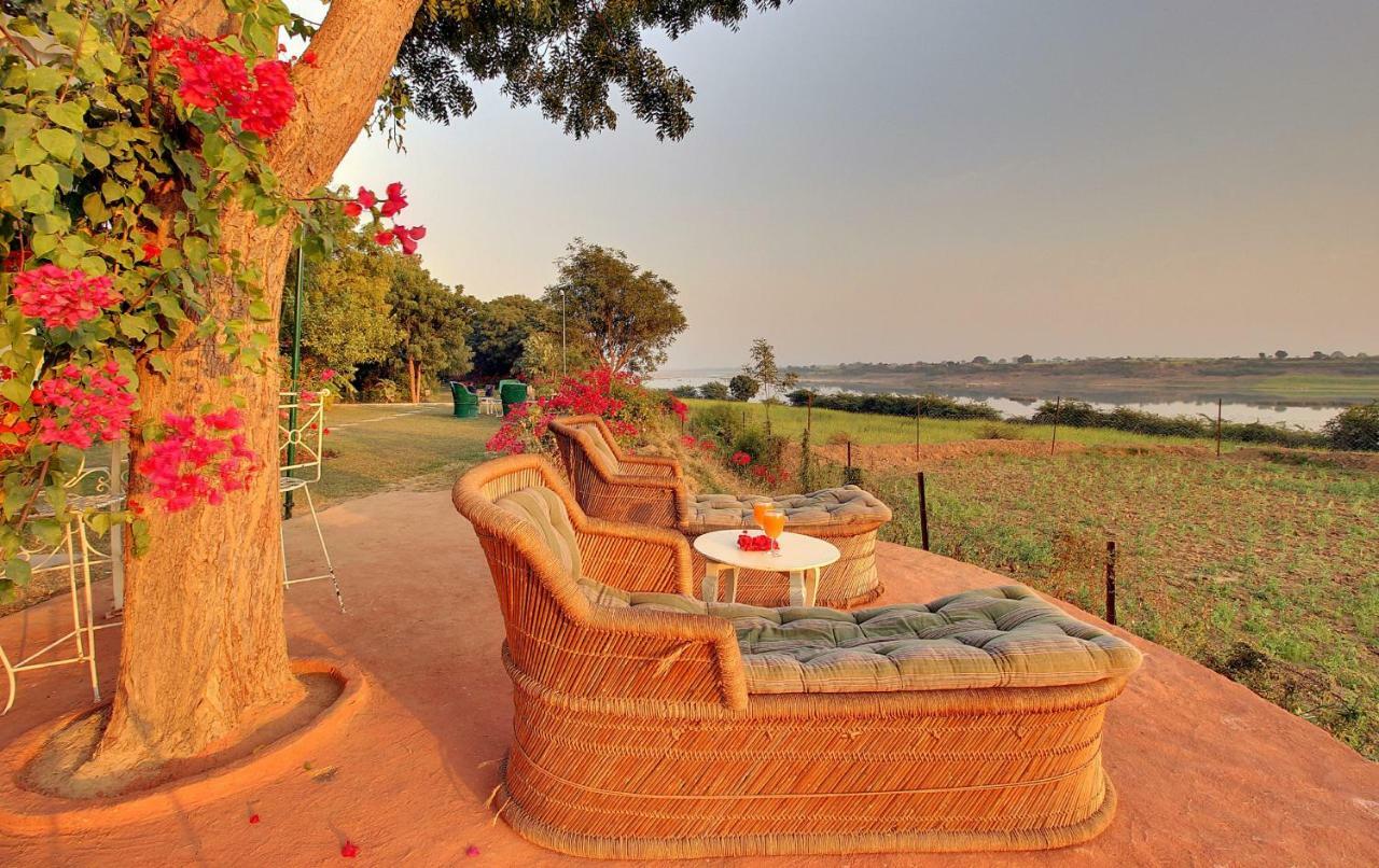 Bhadrawati - A Riverside Safari Lodge Ranthambore ภายนอก รูปภาพ